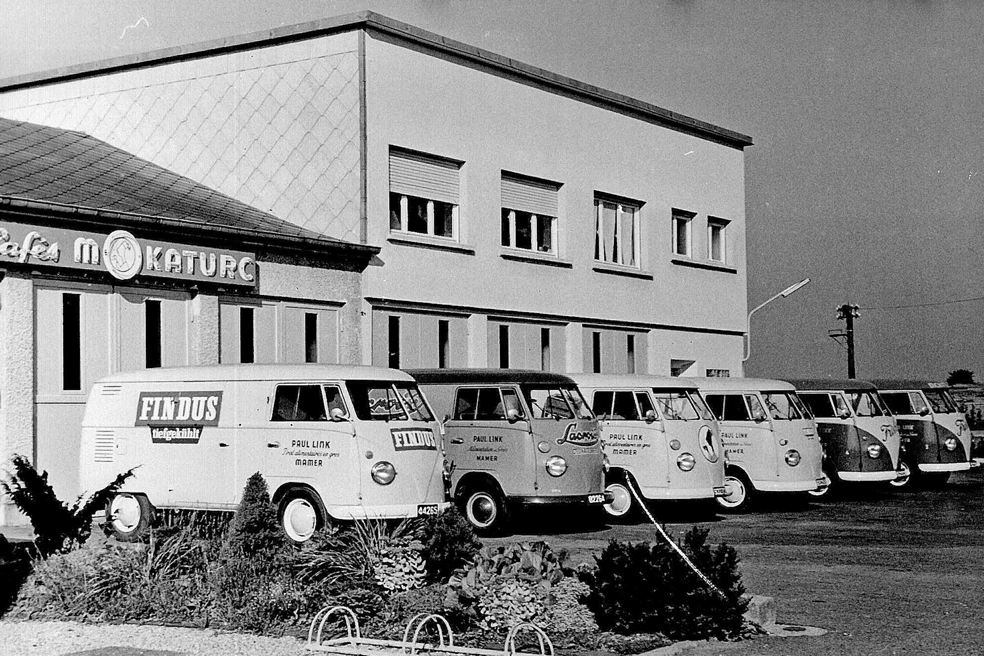 Linkgel-old-parking-n&b